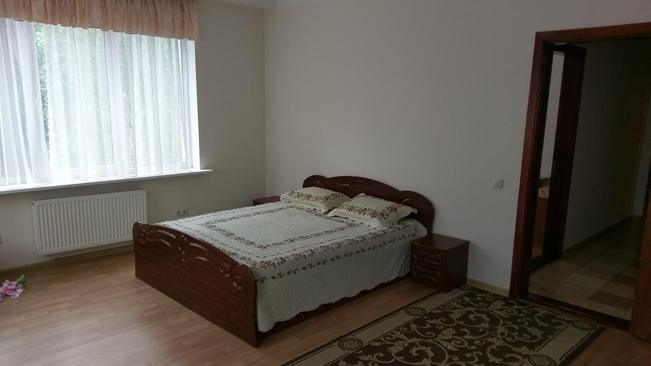 Sviatoshyn Aparthotel Kiev Dış mekan fotoğraf